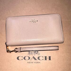 COACH Leather Wallet Taupe/Nude Zip-Around Wallet Wristlet AUTHENTIC